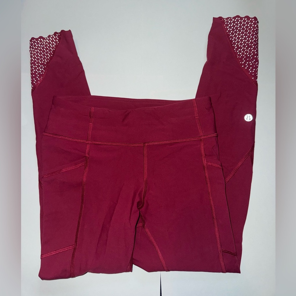 Lululemon Scalloped hem leggings